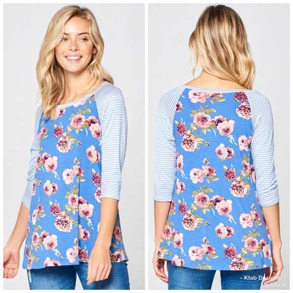 🥰LAST 1! Pretty Blue Floral/Pinstripe Top! - Picture 5 of 7